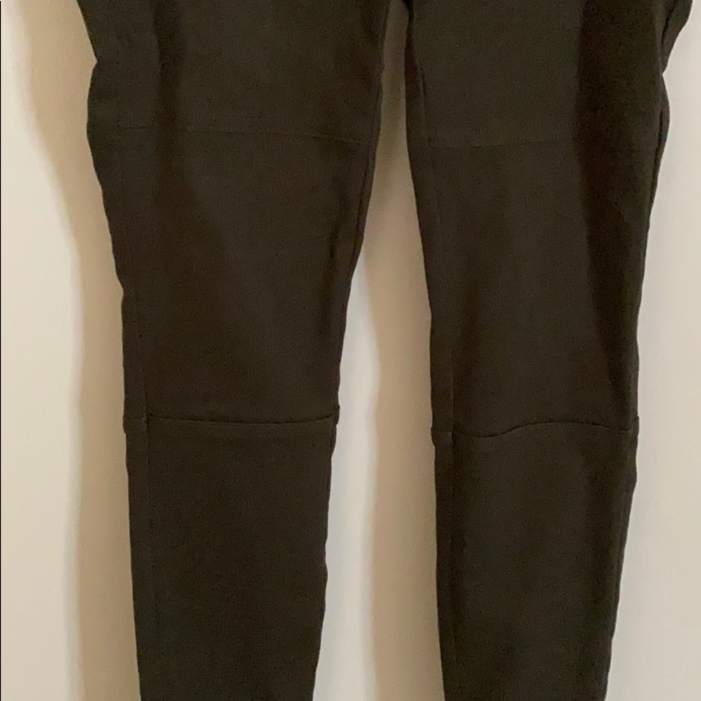 Green pants - Picture 2 of 3